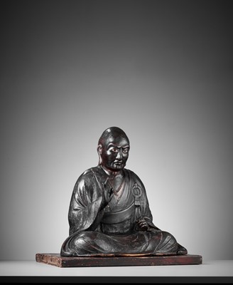 Lot 92 - A LACQUERED WOOD FIGURE OF A SEATED BUDDHIST MONK