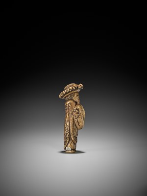 Lot 248 - A STAG ANTLER NETSUKE OF A DUTCHMAN