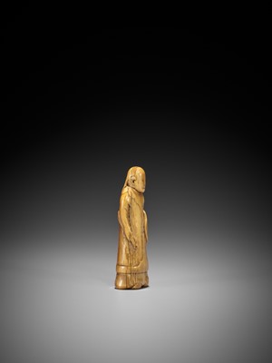 Lot 177 - AN EARLY IVORY NETSUKE OF A CHINESE OFFICIAL