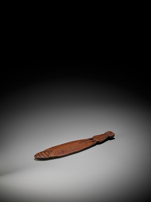 Lot 438 - JOSUI: A LARGE BAMBOO SASHI NETSUKE IN THE SHAPE OF A MANTIS