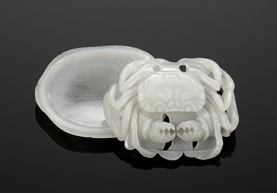 Lot 451 - A WHITE JADE ‘CRAB’ SEAL PASTE BOX AND COVER, 18TH CENTURY