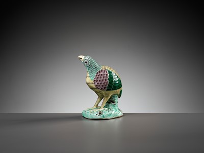 Lot 513 - A FAMILLE VERTE FIGURE OF A QUAIL, DAOGUANG PERIOD