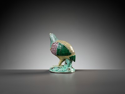 Lot 513 - A FAMILLE VERTE FIGURE OF A QUAIL, DAOGUANG PERIOD