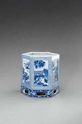 Lot 785 - A LARGE BLUE AND WHITE PORCELAIN JARDINIÈRE, QING DYNASTY