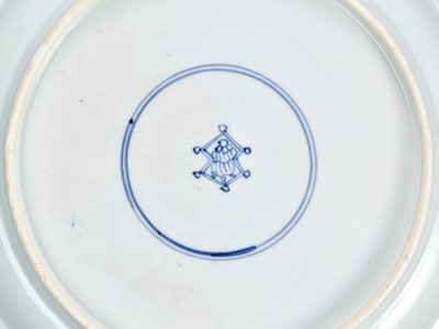 Lot 72 - A LARGE BLUE AND WHITE ‘HUNTING SCENE’ DISH, KANGXI PERIOD