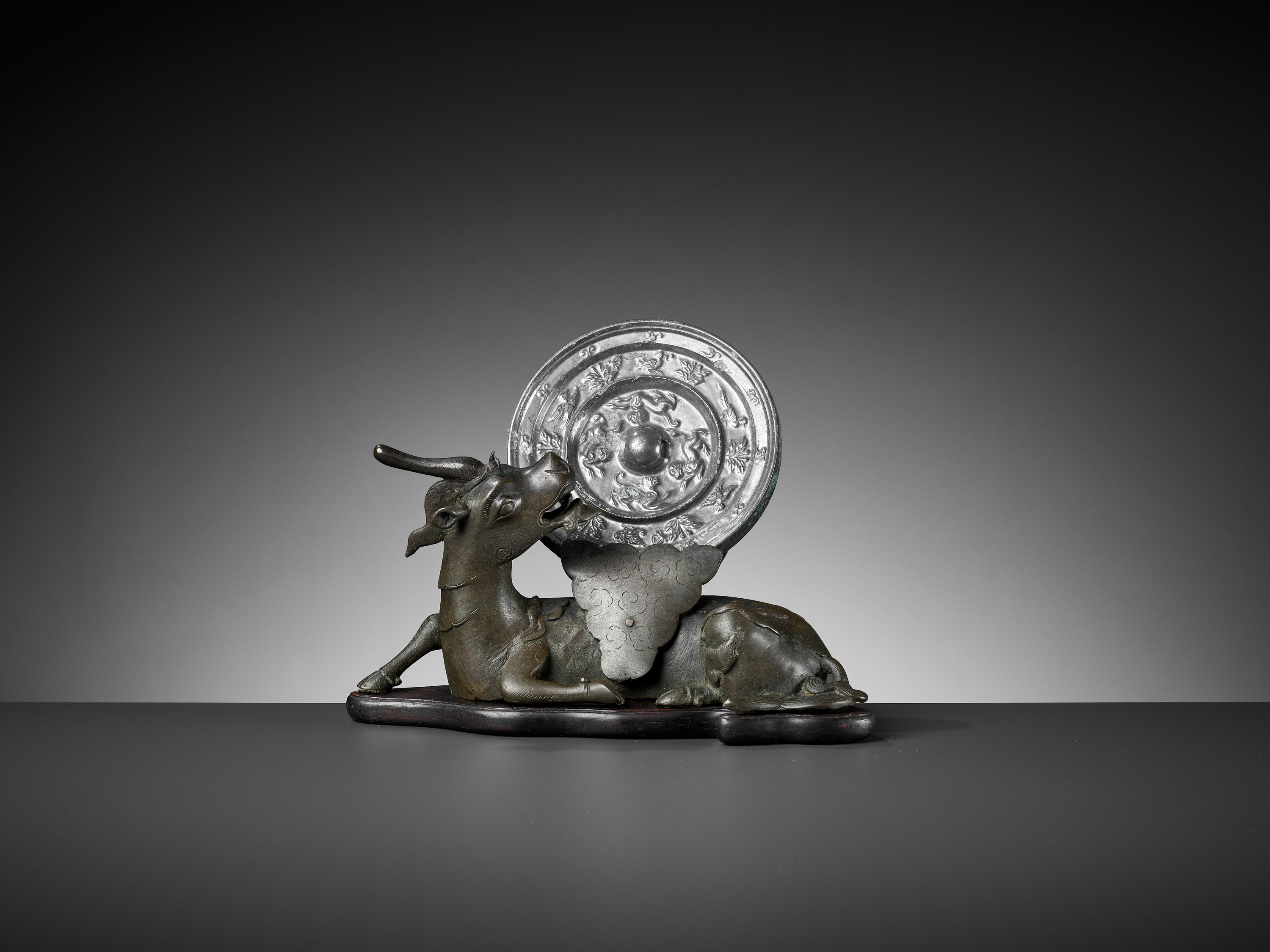 青銅器 中国戦国時代 青銅錯金錯銀双頭牛尊 時代物 中國古美術