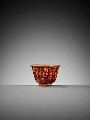 Lot 428 - A SMALL GLASS ‘REALGAR IMITATION’ CUP, 18TH CENTURY