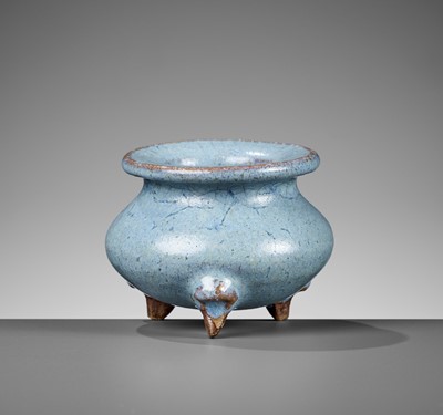 Lot 699 - A SMALL JUN TRIPOD CENSER, SONG TO JIN DYNASTY