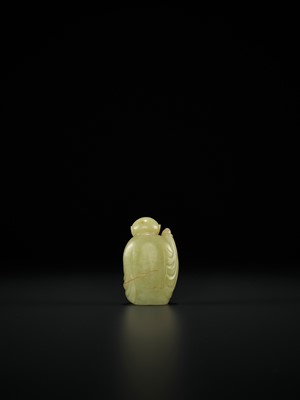 Lot 463 - A YELLOW AND RUSSET JADE ZODIAC FIGURE OF A MONKEY, LATE QING TO REPUBLIC