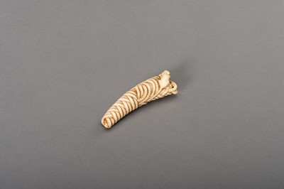 Lot 201 - A STAG ANTLER NETSUKE OF A RAT ON ROPE