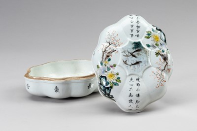 Lot 922 - A OCTOFOIL PORCELAIN LIDDED BOX, LIU YUCEN