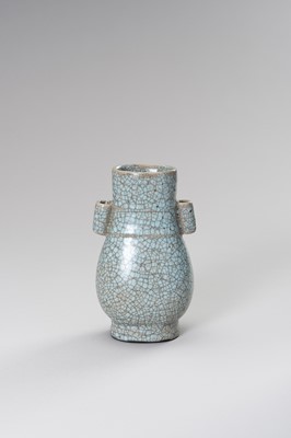 Lot 887 - A GE-TYPE VASE, HU, LATE QING TO REPUBLIC