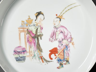 Lot 241 - A ‘COURTING SCENE’ FAMILLE-ROSE PORCELAIN DISH, LATE QING TO REPUBLIC PERIOD
