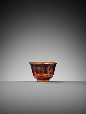 Lot 77 - A SMALL GLASS ‘REALGAR IMITATION’ CUP, 18TH CENTURY