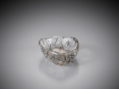 Lot 29 - A FINELY CARVED ‘HAIR-CRYSTAL’ BRUSH WASHER, 1750-1850
