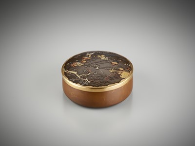 Lot 5 - INOUE OF KYOTO: A SUPERB AND LARGE CIRCULAR INLAID BRONZE BOX AND COVER