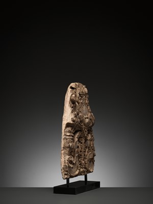 Lot 1170 - A SANDSTONE LINTEL CENTERPIECE DEPICTING A KALA, BANTEAY SREI STYLE, ANGKOR PERIOD
