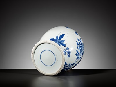 Lot 216 - A BLUE AND WHITE BALUSTER JAR AND COVER, QING DYNASTY