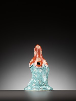 Lot 466 - A FAMILLE ROSE FIGURE OF GUANYIN, QING DYNASTY