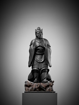Lot 293 - A LARGE AND RARE WOOD STATUE OF A GUARDIAN