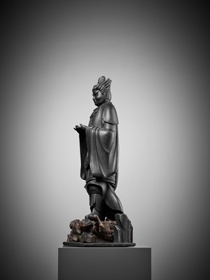 Lot 79 - A LARGE AND RARE WOOD STATUE OF A GUARDIAN