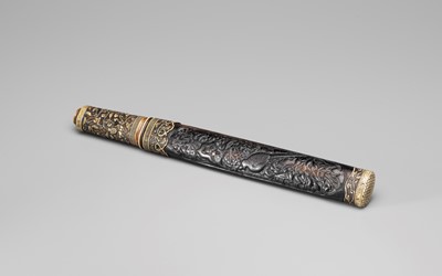 Lot 39 - A FINELY MOUNTED AIKUCHI WITH STAG ANTLER HILT AND DARK WOOD SAYA