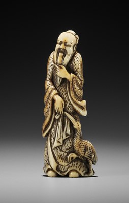 Lot 251 - A SUPERB TALL STAG ANTLER NETSUKE OF A SAGE WITH CRANE