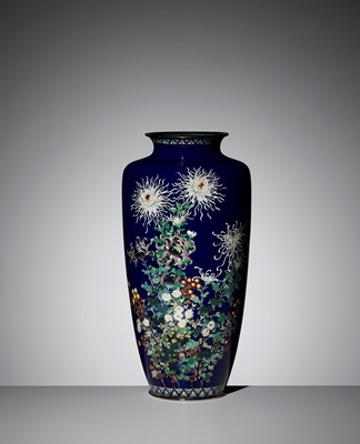 A LARGE MIDNIGHT-BLUE CLOISONNÉ VASE WITH FLOWERS