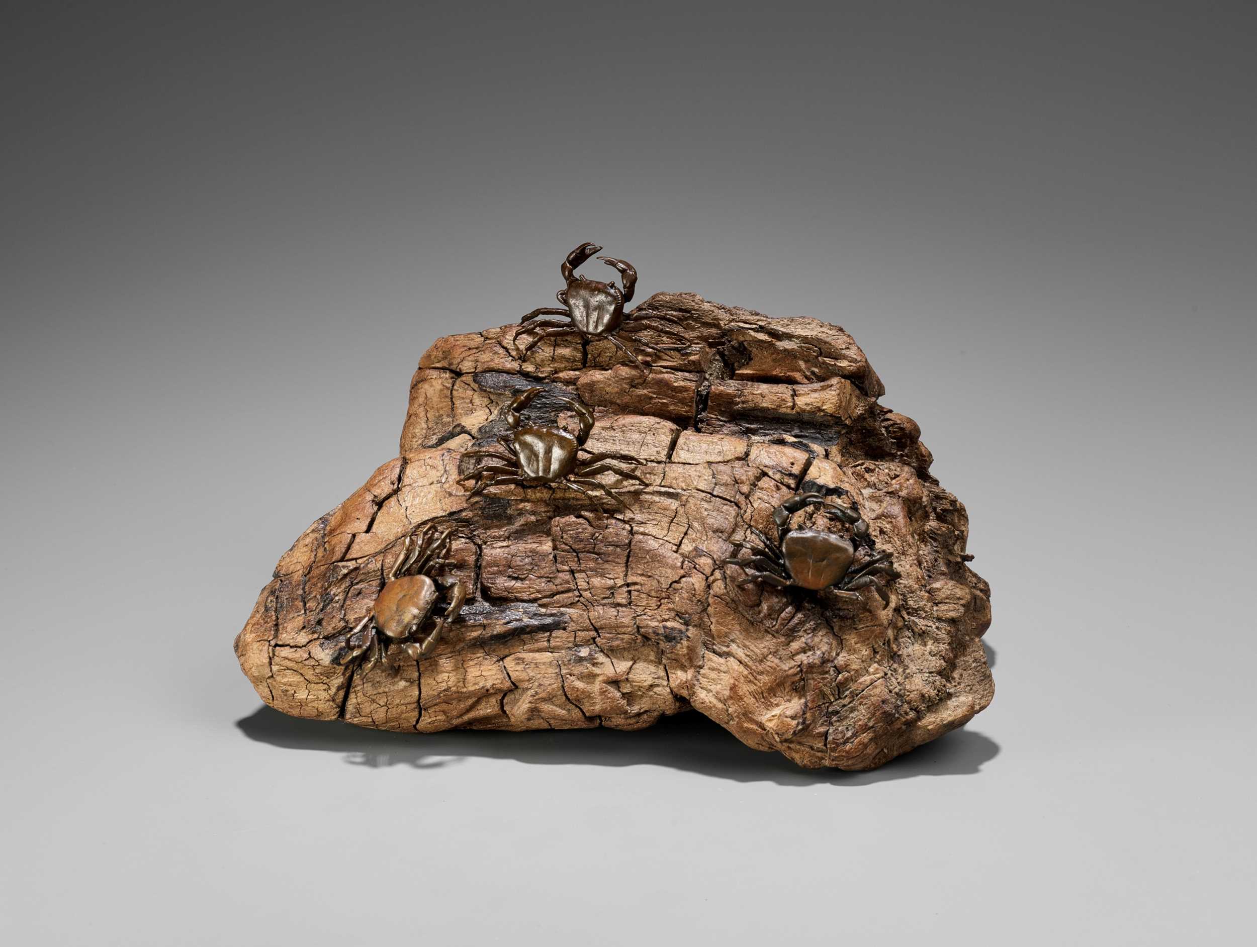 Lot 31 - AN UNUSUAL BRONZE AND ROOTWOOD OKIMONO OF A CRAB ROCK