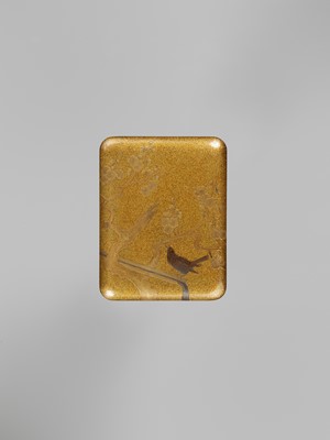 Lot 127 - A FINE GOLD LACQUER BOX AND COVER WITH A BIRD AND PRUNUS
