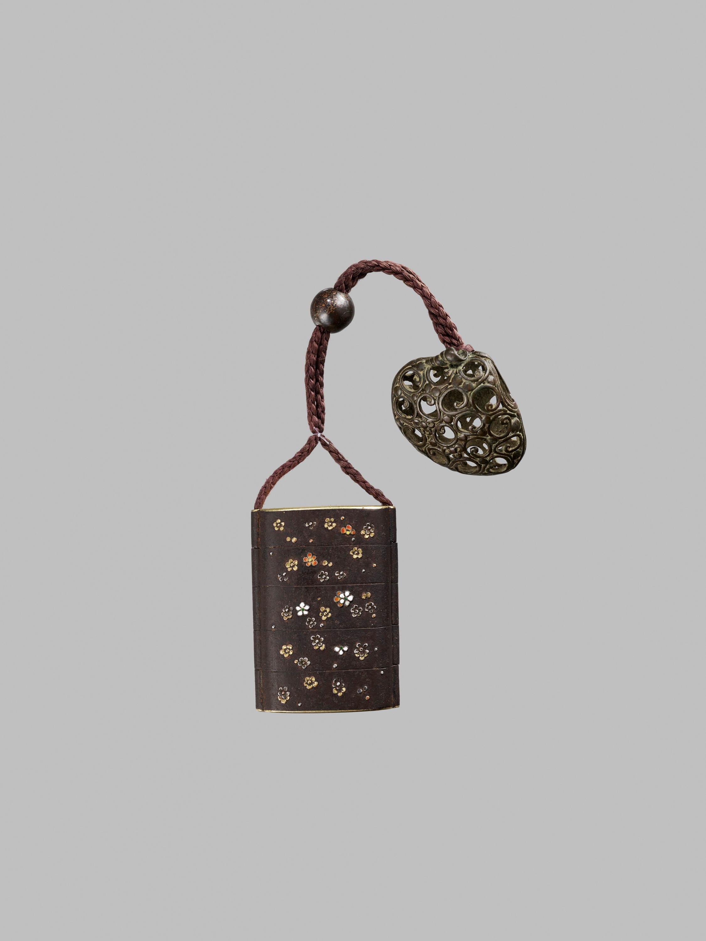 印籠　INRO  The Champoud Collection Vintage Shashi Cloisonné Floral Japanese Inro : Museum of