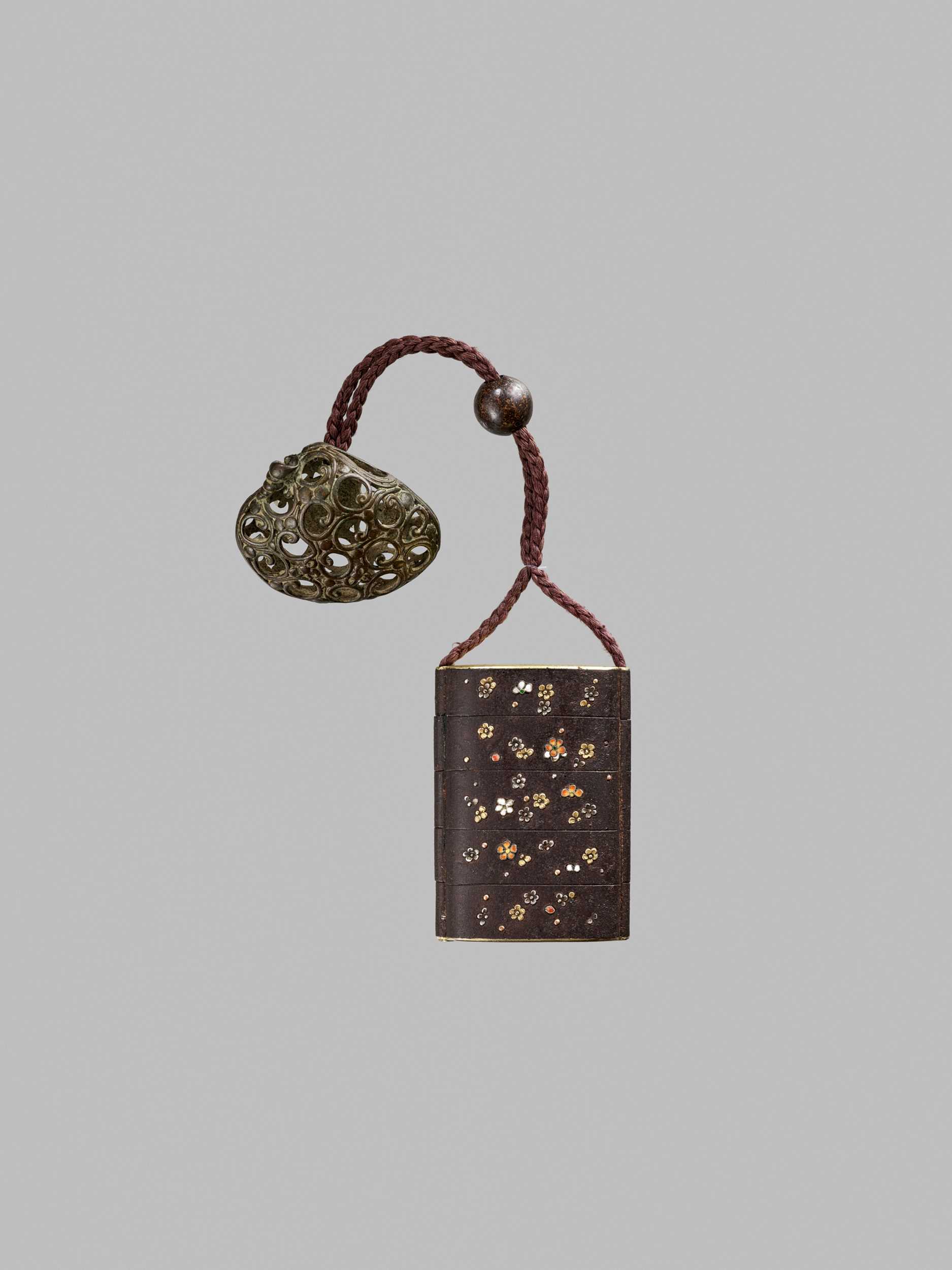 印籠　INRO  The Champoud Collection Vintage Shashi Cloisonné Floral Japanese Inro : Museum of