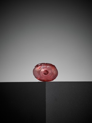 Lot 138 - A RUBY-RED OVERLAY GLASS ‘CARP’ SNUFF BOTTLE, 1760-1840