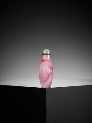Lot 141 - A CARVED PINK GLASS ‘LOTUS’ SNUFF BOTTLE, 18TH-19TH CENTURY