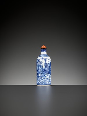 Lot 646 - A BLUE AND WHITE ‘EIGHT IMMORTALS’ SNUFF BOTTLE, QING DYNASTY