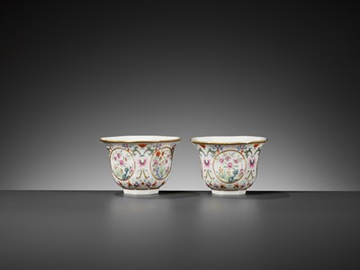 Lot 232 - A PAIR OF GILT AND ENAMELED ‘FLORAL’ CUPS, SHENDETANG HALL MARKS, DAOGUANG PERIOD