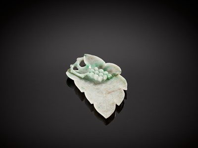 Lot 237 - A JADEITE ‘LEAF AND GRAPES’ BRUSH WASHER, LATE QING TO REPUBLIC PERIOD