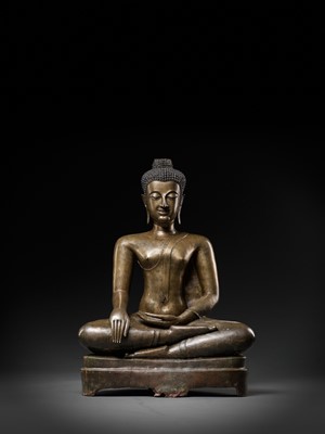Lot 578 - A LARGE BRONZE FIGURE OF BUDDHA SHAKYAMUNI, AYUTTHAYA KINGDOM