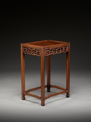 Lot 10 - A HONGMU SIDE TABLE, LATE QING DYNASTY TO EARLY REPUBLIC PERIOD