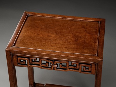 Lot 10 - A HONGMU SIDE TABLE, LATE QING DYNASTY TO EARLY REPUBLIC PERIOD