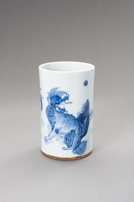 Lot 828 - A BLUE AND WHITE TRANSITIONAL-STYLE BRUSHPOT, BITONG, LATE QING DYNASTY