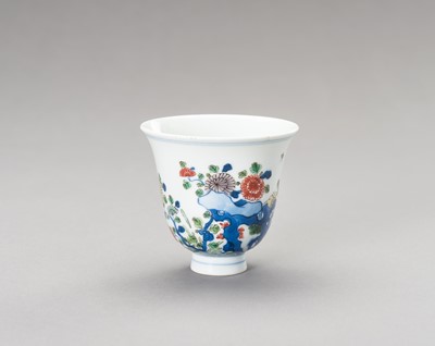 Lot 800 - A POLYCHROME BELL-SHAPED CUP, QING DYNASTY