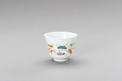 Lot 616 - A ‘LINGZHI AND BATS’ PORCELAIN CUP, QING DYNASTY