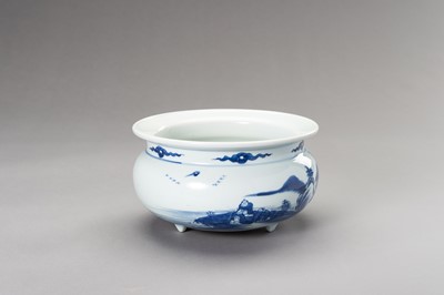 Lot 568 - A LARGE BLUE AND WHITE TRIPOD CENSER, QING DYNASTY