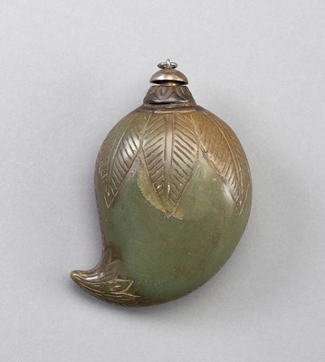 Lot 930 - A MUGHAL-STYLE SPINACH GREEN JADE PERFUME BOTTLE