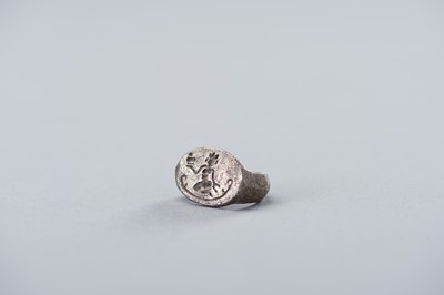 Lot 1226 - A PYU CULTURE SILVER ALLOY ‘LAKSHMI’ RING, 9TH TO 11TH CENTURY