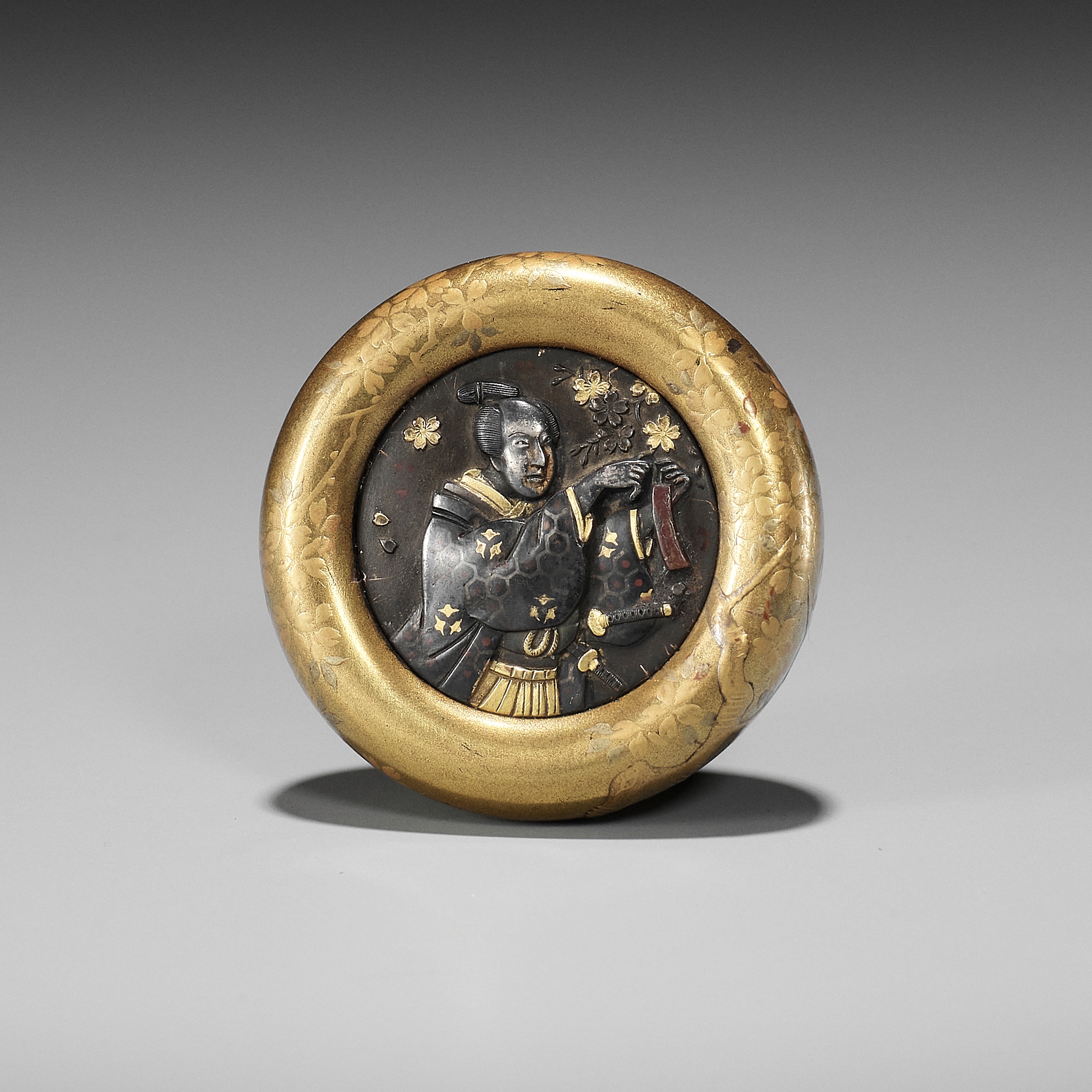 Lot 928 - A RARE LACQUER AND MIXED METAL KAGAMIBUTA