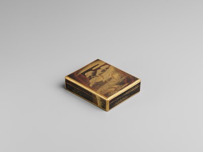 Lot 115 - ZOHIKO: A GOLD LACQUER KOBAKO WITH CRANES AND PINE