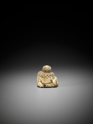 Lot 2 - TOMOTADA: A RARE AND IMPORTANT IVORY NETSUKE OF GAMA SENNIN WITH HIS TOAD