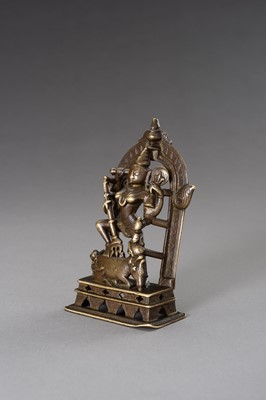 Lot 1270 - A FINE BRONZE FIGURE OF DURGA